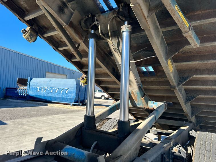 image for item DN0607 2014 Peterbilt 330  dump flatbed truck