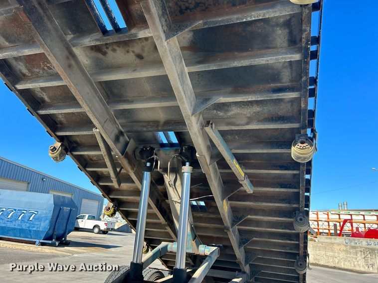 image for item DN0607 2014 Peterbilt 330  dump flatbed truck