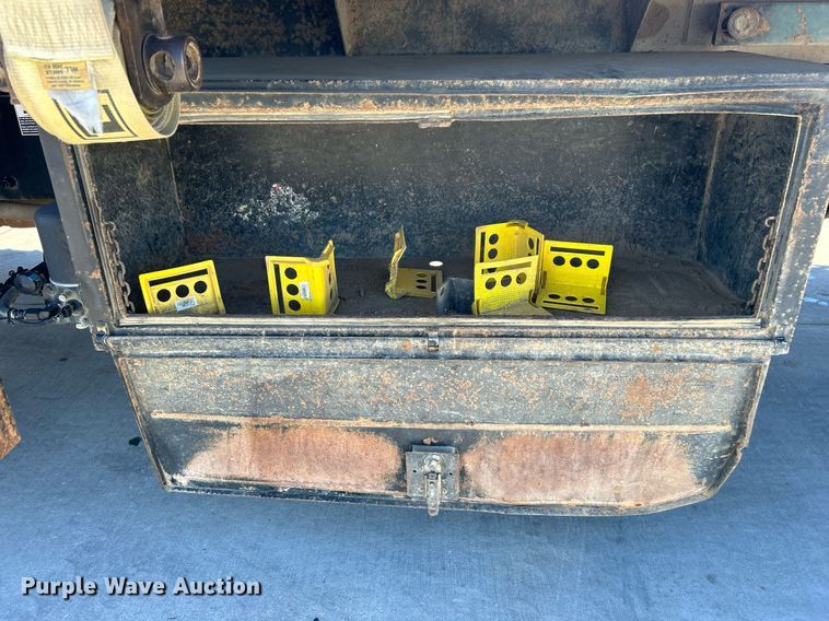 image for item DN0607 2014 Peterbilt 330  dump flatbed truck