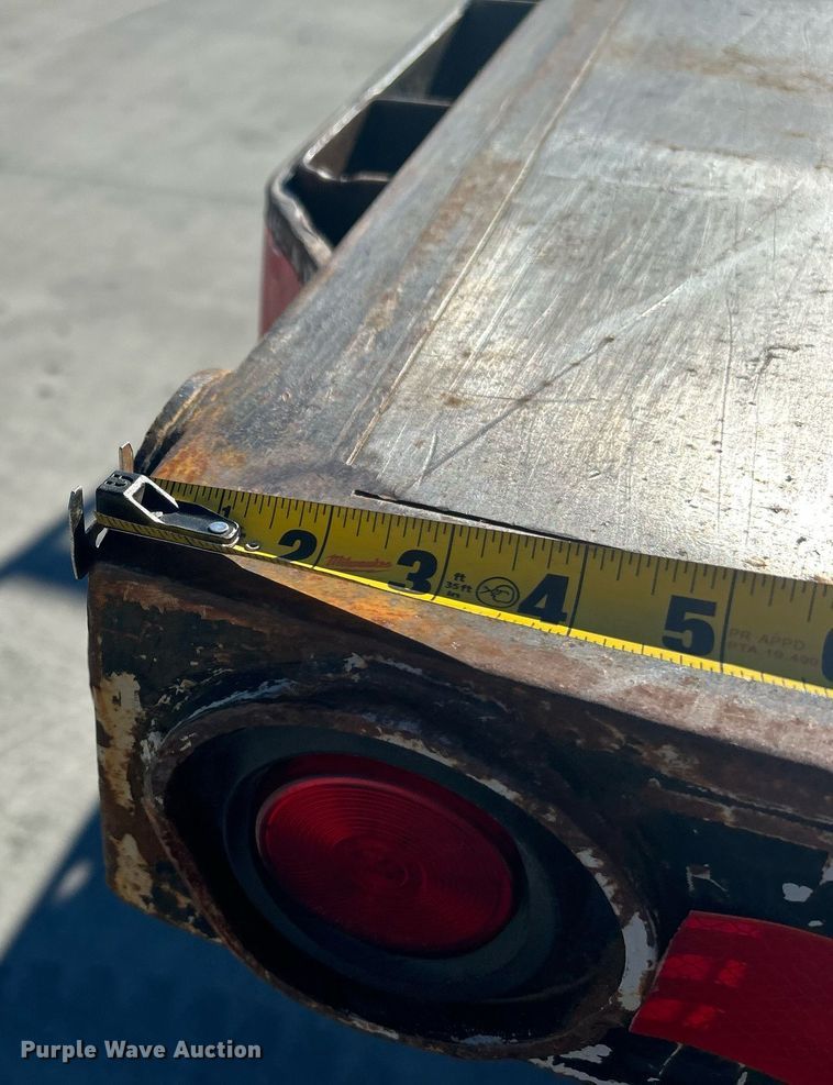 image for item DN0607 2014 Peterbilt 330  dump flatbed truck