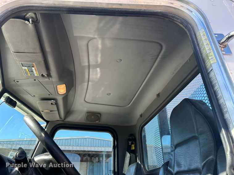 image for item DN0607 2014 Peterbilt 330  dump flatbed truck