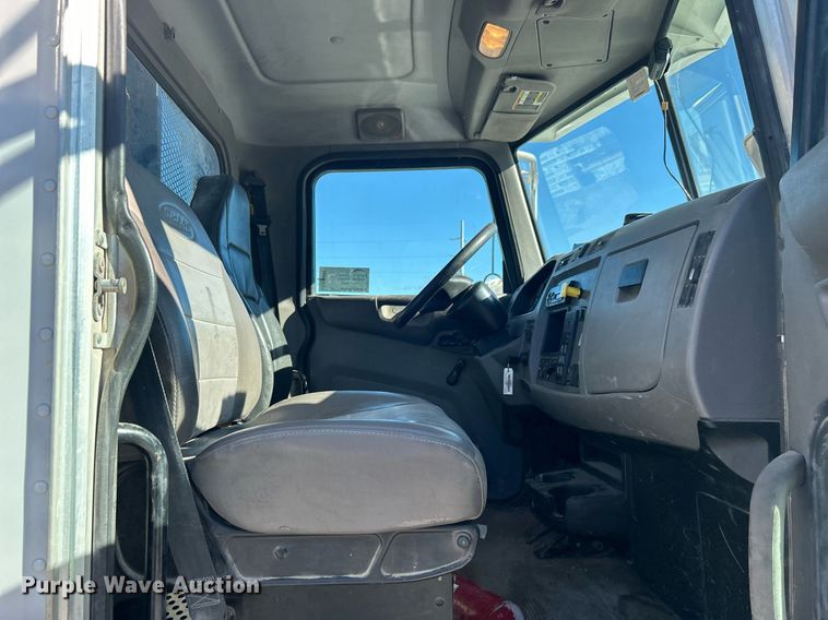 image for item DN0607 2014 Peterbilt 330  dump flatbed truck