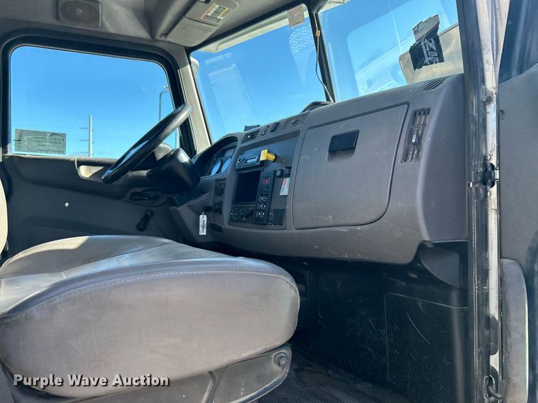 image for item DN0607 2014 Peterbilt 330  dump flatbed truck