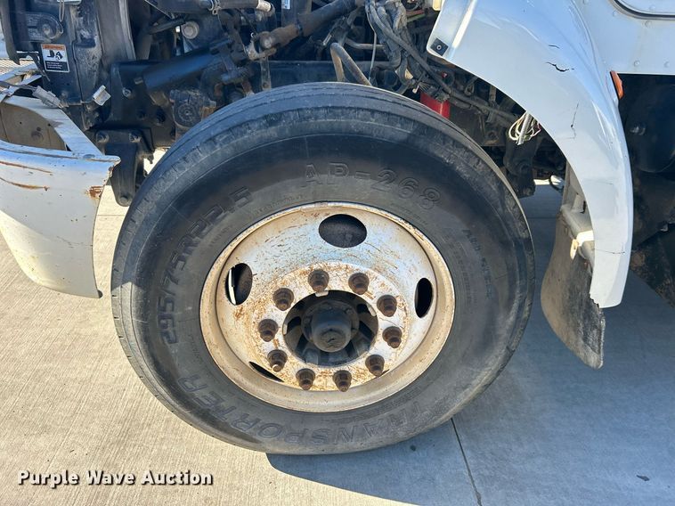 image for item DN0607 2014 Peterbilt 330  dump flatbed truck