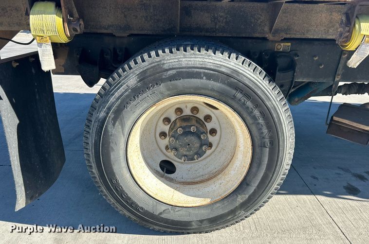 image for item DN0607 2014 Peterbilt 330  dump flatbed truck