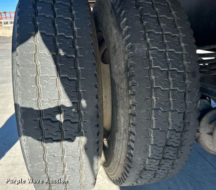 image for item DN0607 2014 Peterbilt 330  dump flatbed truck