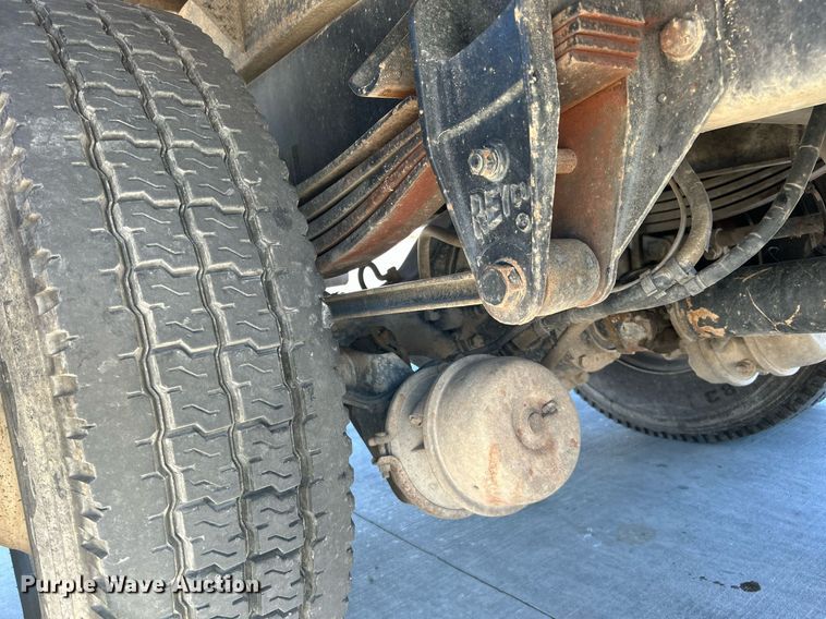 image for item DN0607 2014 Peterbilt 330  dump flatbed truck