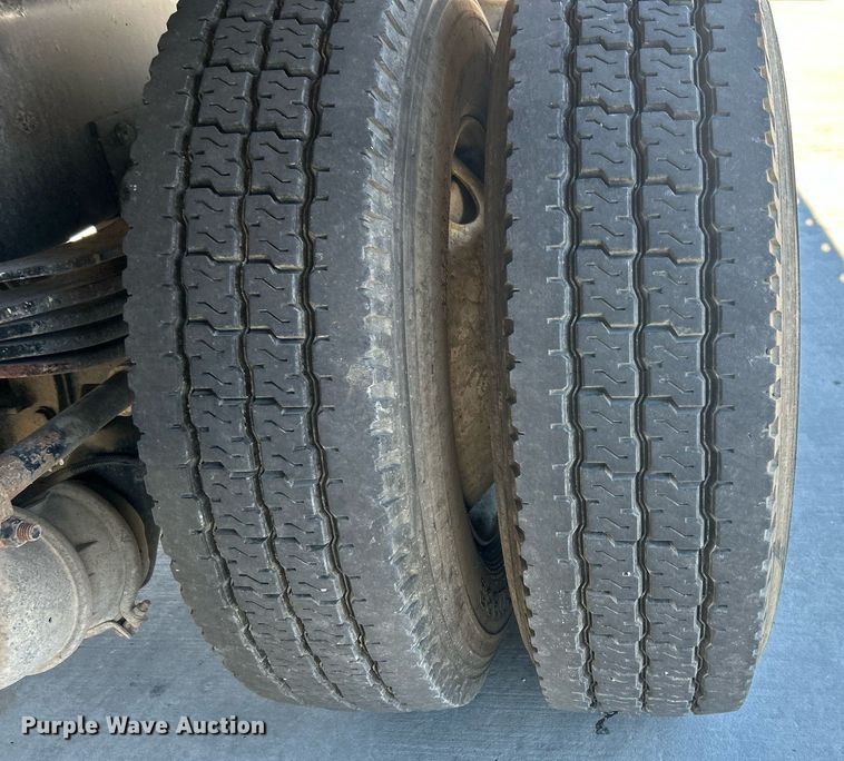 image for item DN0607 2014 Peterbilt 330  dump flatbed truck