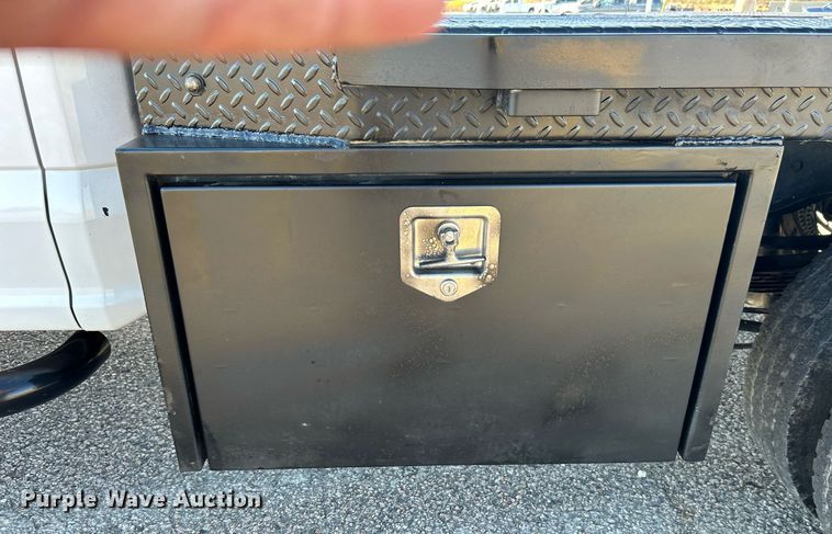 image for item DN0630 2019 Ford F550  Crew Cab flatbed truck