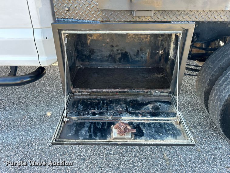 image for item DN0630 2019 Ford F550  Crew Cab flatbed truck