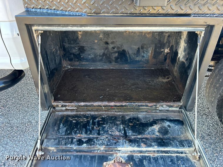 image for item DN0630 2019 Ford F550  Crew Cab flatbed truck