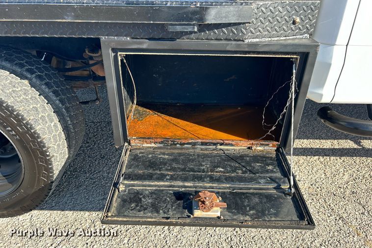 image for item DN0630 2019 Ford F550  Crew Cab flatbed truck