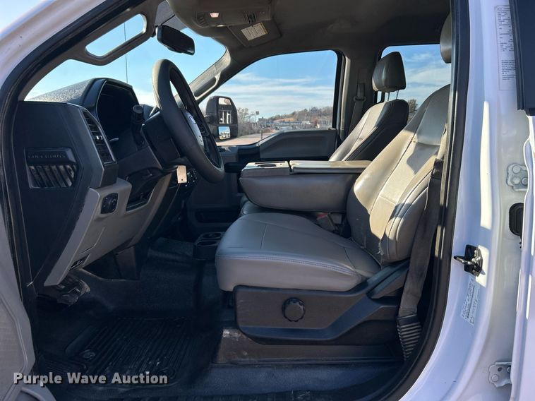 image for item DN0630 2019 Ford F550  Crew Cab flatbed truck