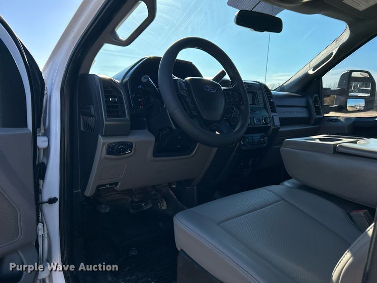 image for item DN0630 2019 Ford F550  Crew Cab flatbed truck