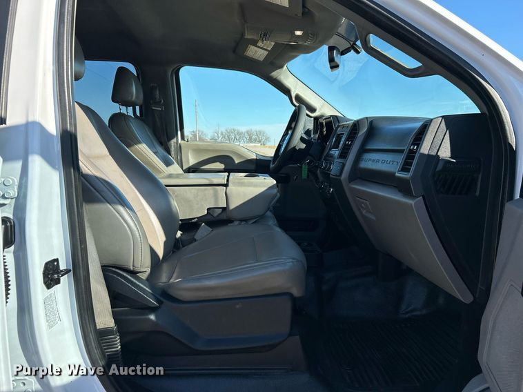 image for item DN0630 2019 Ford F550  Crew Cab flatbed truck