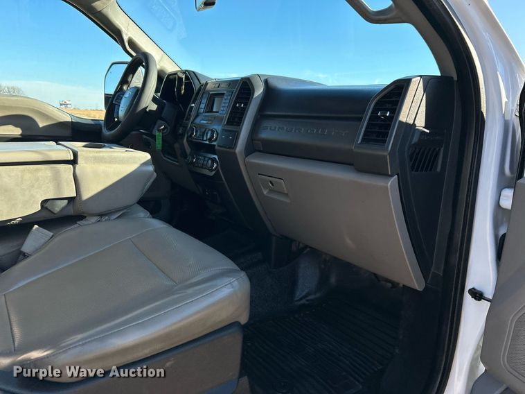 image for item DN0630 2019 Ford F550  Crew Cab flatbed truck