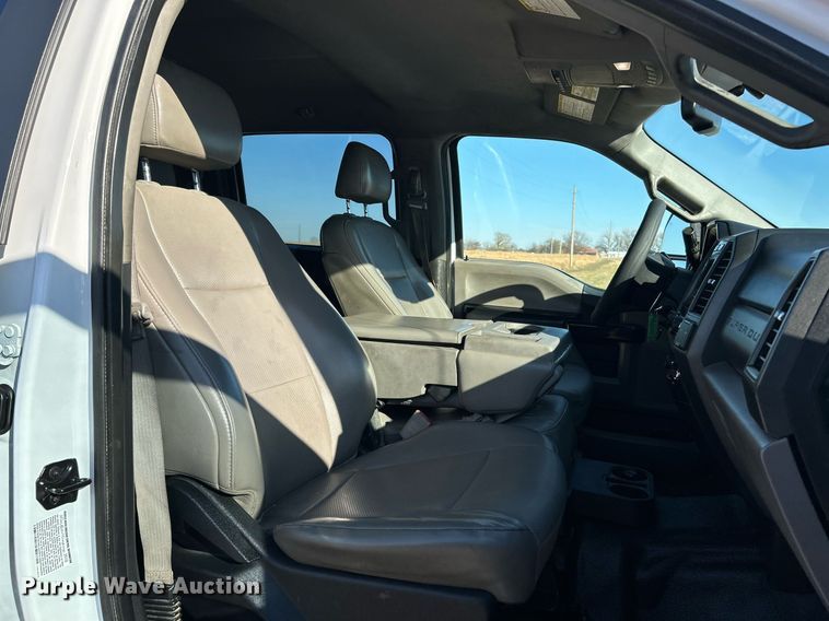 image for item DN0630 2019 Ford F550  Crew Cab flatbed truck