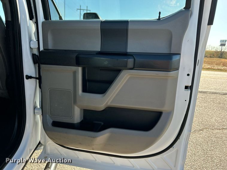 image for item DN0630 2019 Ford F550  Crew Cab flatbed truck