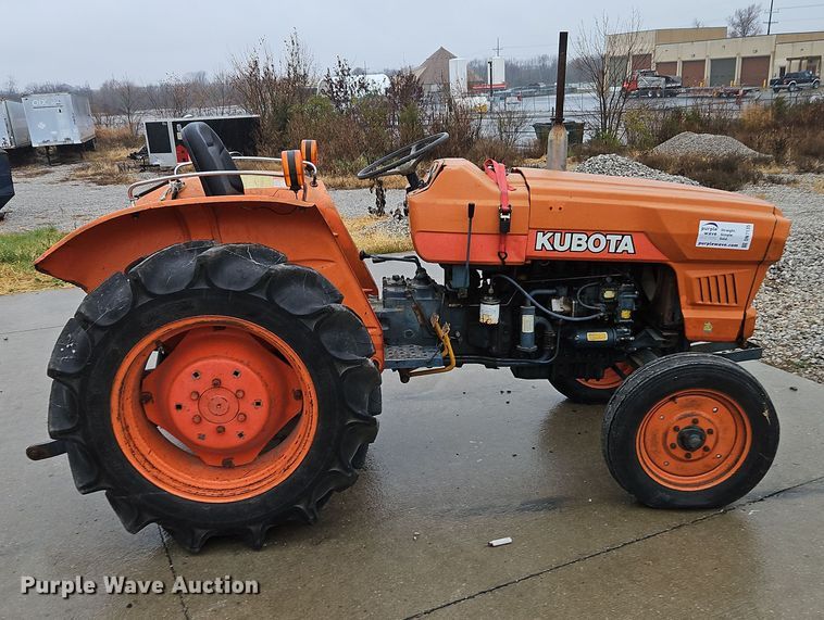 image for item DN7135 Kubota L2601  tractor