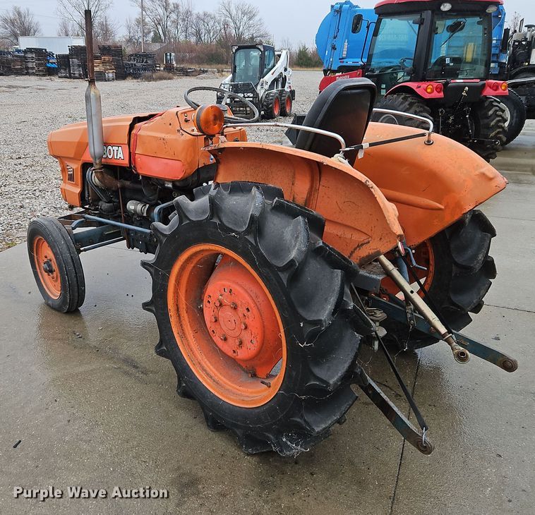 image for item DN7135 Kubota L2601  tractor