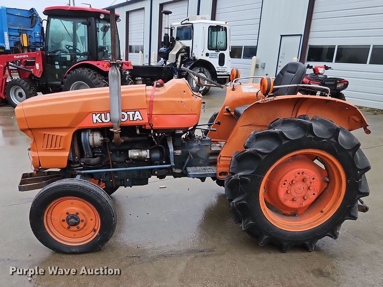 image for item DN7135 Kubota L2601  tractor