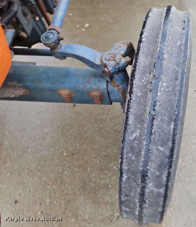 image for item DN7135 Kubota L2601  tractor