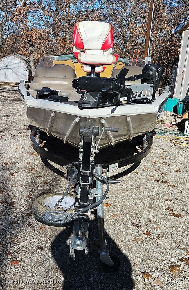 image for item DN7145 2003 Lowe 180W  boat