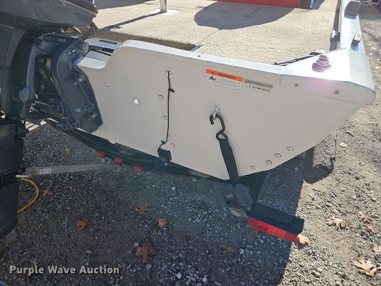 image for item DN7145 2003 Lowe 180W  boat