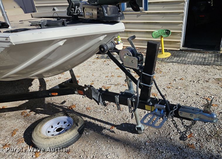 image for item DN7145 2003 Lowe 180W  boat