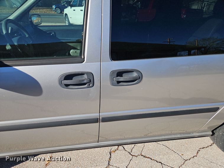 image for item DN7147 2007 Chevrolet Uplander LS  van