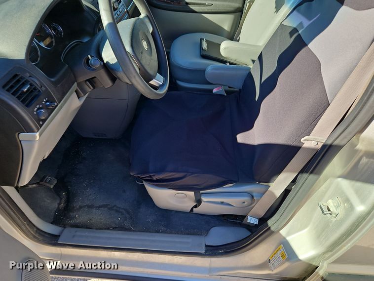 image for item DN7147 2007 Chevrolet Uplander LS  van