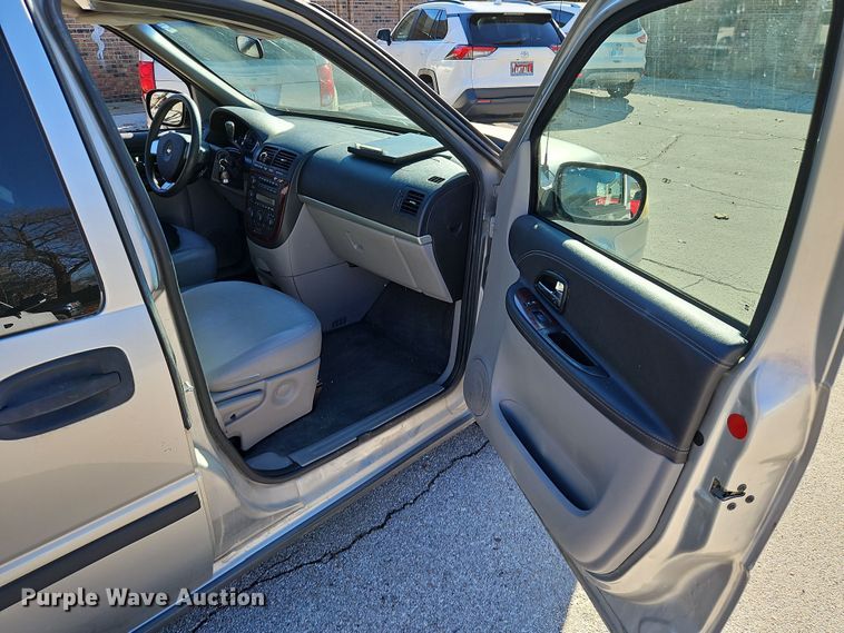 image for item DN7147 2007 Chevrolet Uplander LS  van