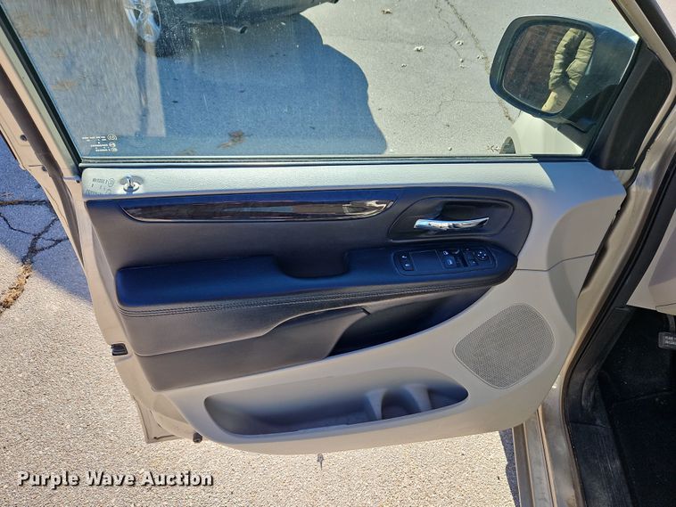 image for item DN7148 2013 Dodge Grand Caravan  van