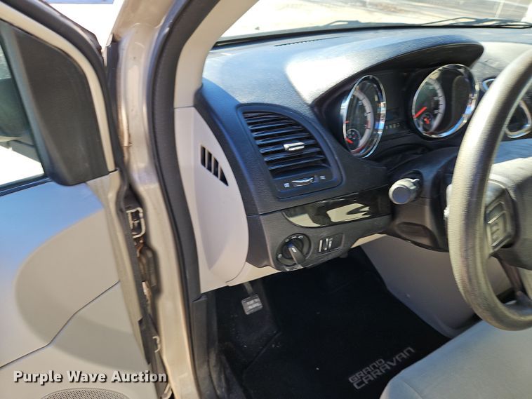 image for item DN7148 2013 Dodge Grand Caravan  van