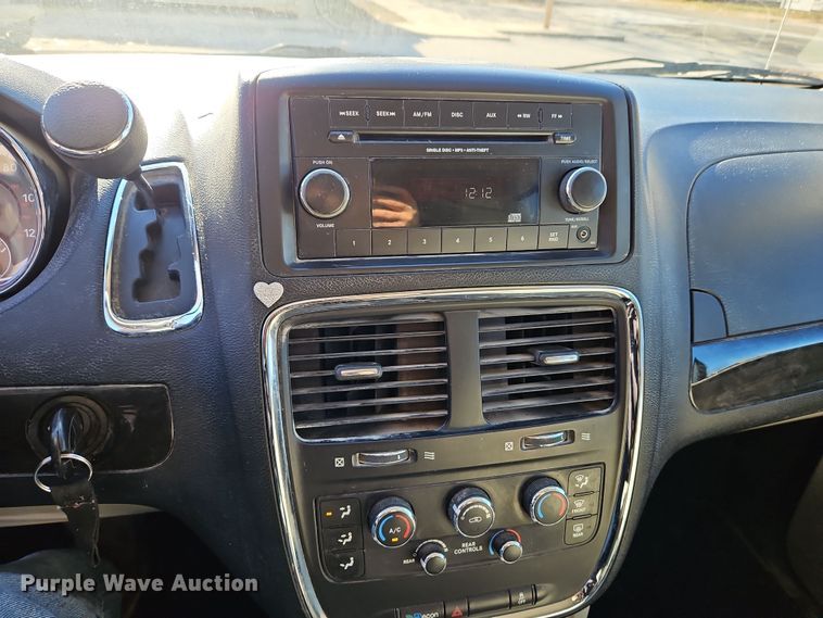 image for item DN7148 2013 Dodge Grand Caravan  van