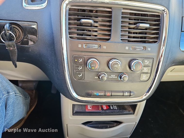 image for item DN7148 2013 Dodge Grand Caravan  van