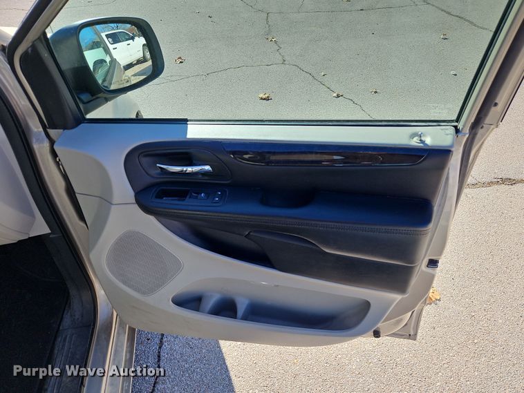 image for item DN7148 2013 Dodge Grand Caravan  van