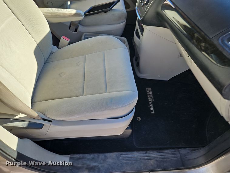 image for item DN7148 2013 Dodge Grand Caravan  van