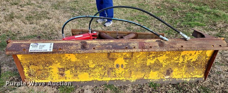 image for item DN7163 7' W snow plow