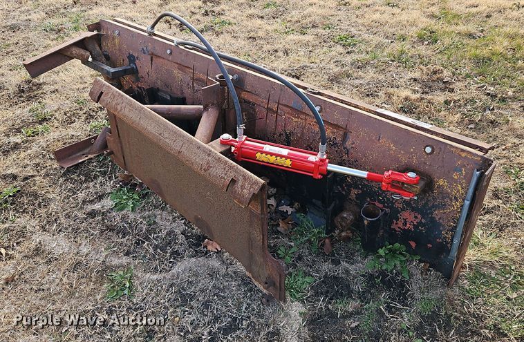 image for item DN7163 7' W snow plow