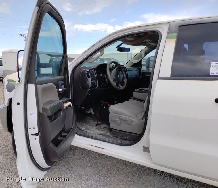 image for item DP3343 2015 Chevrolet Silverado 2500HD  Double Cab pickup truck