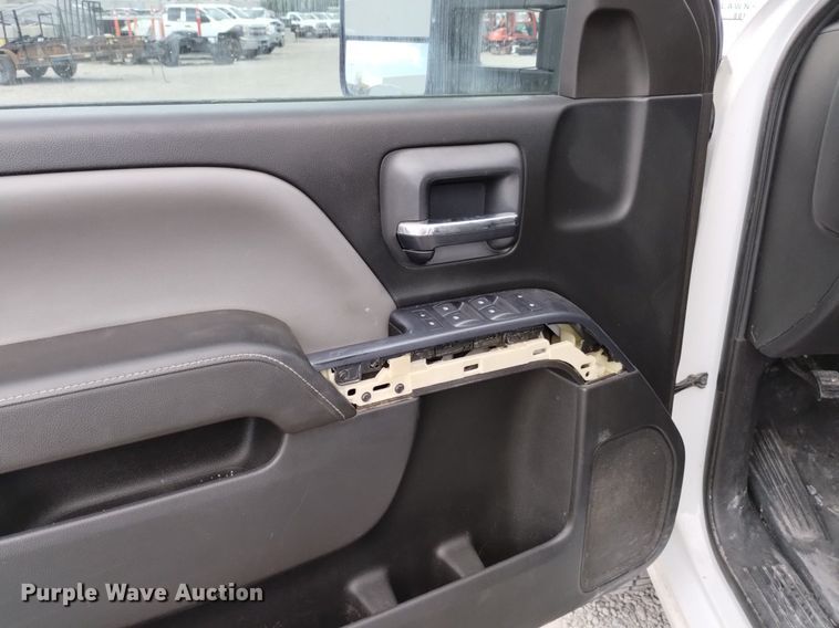 image for item DP3343 2015 Chevrolet Silverado 2500HD  Double Cab pickup truck