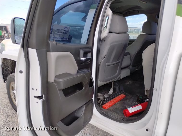 image for item DP3343 2015 Chevrolet Silverado 2500HD  Double Cab pickup truck