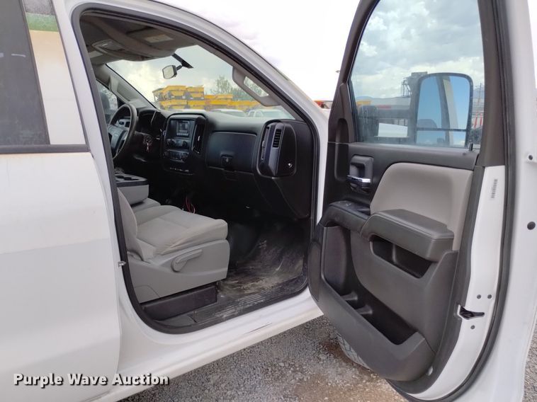 image for item DP3343 2015 Chevrolet Silverado 2500HD  Double Cab pickup truck