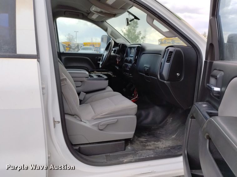 image for item DP3343 2015 Chevrolet Silverado 2500HD  Double Cab pickup truck