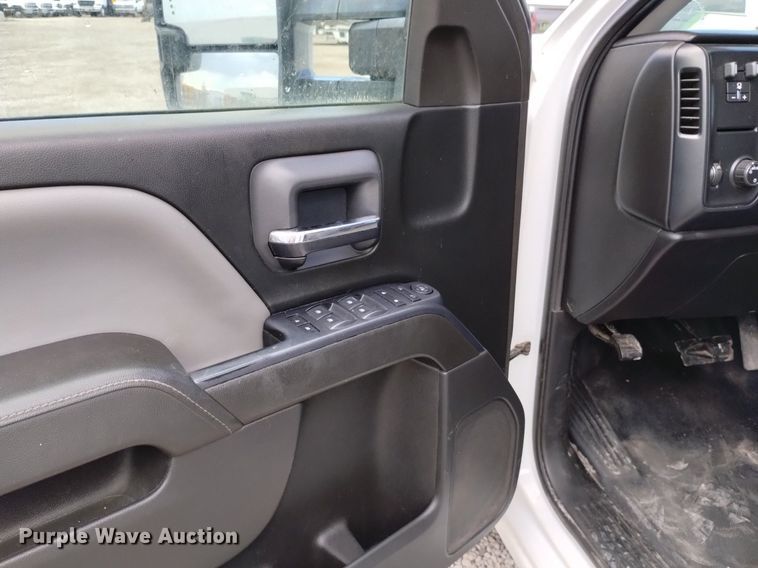 image for item DP3344 2015 Chevrolet Silverado 2500HD  Double Cab pickup truck