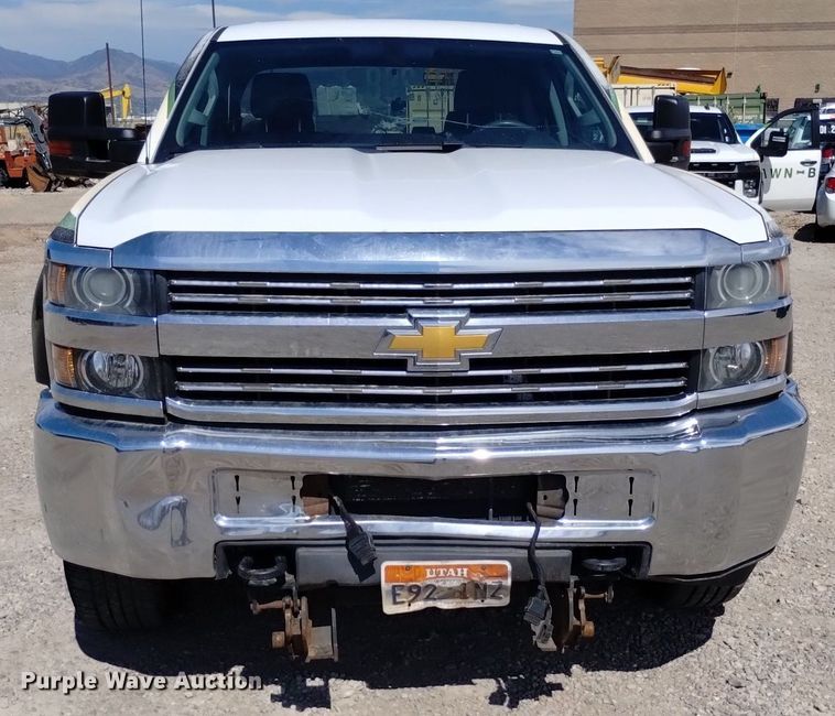 image for item DP3345 2015 Chevrolet Silverado 2500HD  Double Cab pickup truck