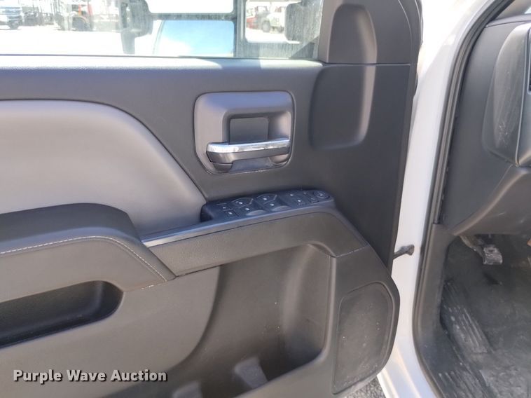 image for item DP3345 2015 Chevrolet Silverado 2500HD  Double Cab pickup truck