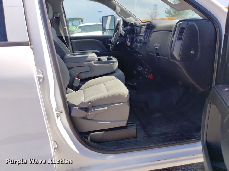 image for item DP3345 2015 Chevrolet Silverado 2500HD  Double Cab pickup truck