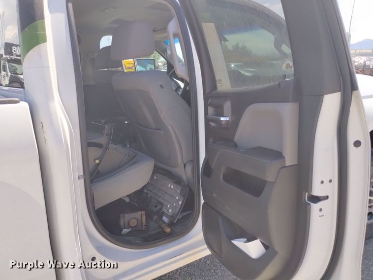 image for item DP3346 2015 Chevrolet Silverado 2500HD  Double Cab pickup truck